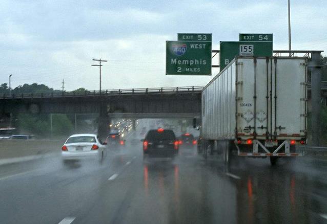 安全駕駛汽車經(jīng)驗(yàn)談-雨天駕駛 安全駕駛汽車經(jīng)驗(yàn)談-雨天駕駛
