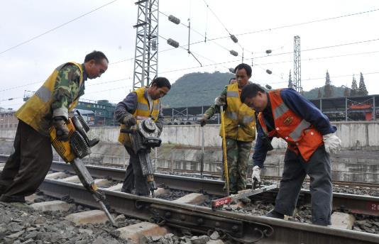 有哪些因素會影響鐵路運輸的安全