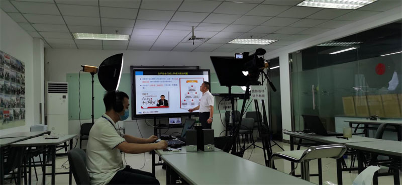 賽為安全高寶良為鄂托克經(jīng)濟(jì)開發(fā)區(qū)2020年《安全生產(chǎn)大講堂》進(jìn)行網(wǎng)絡(luò)直播 賽為安全高寶良為鄂托克經(jīng)濟(jì)開發(fā)區(qū)2020年《安全生產(chǎn)大講堂》進(jìn)行網(wǎng)絡(luò)直播